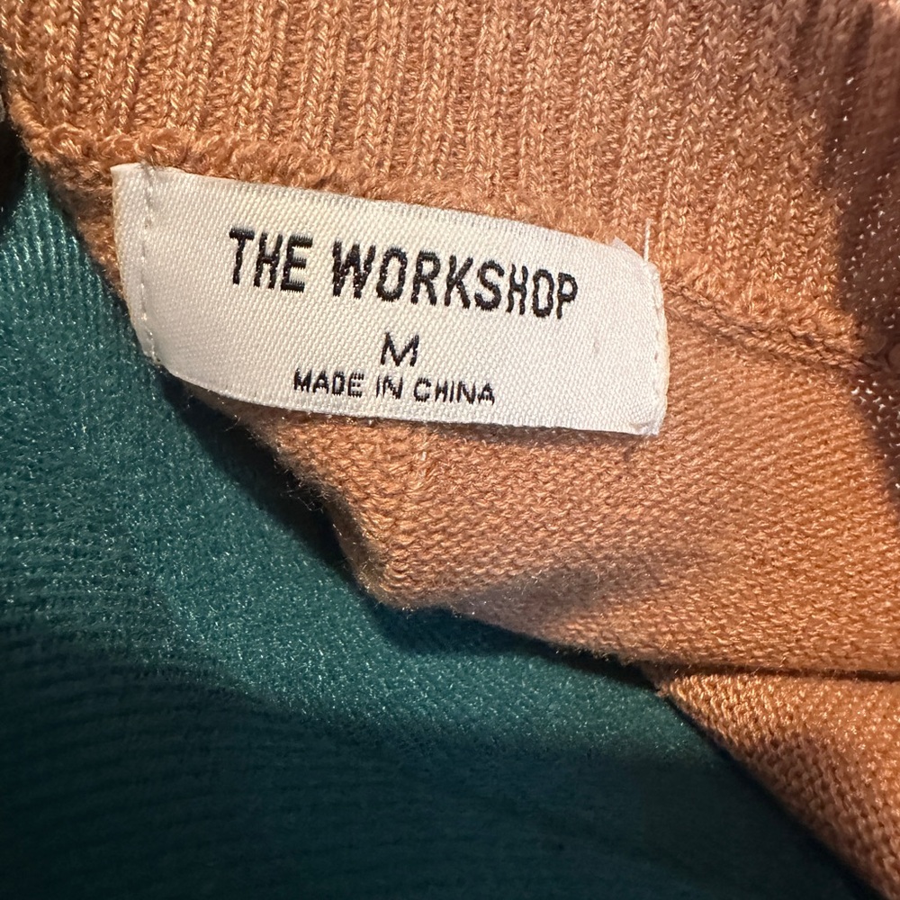 Lightweight camel colored sweater, size M - Picture 8 of 8